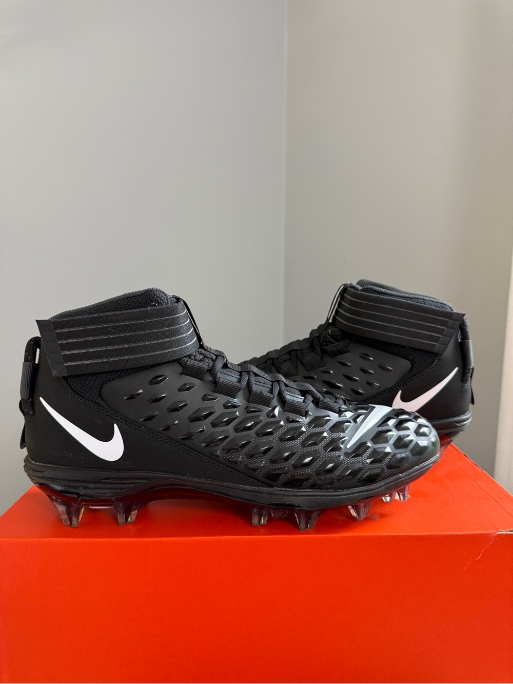 Nike force savage cleats pro football cleats